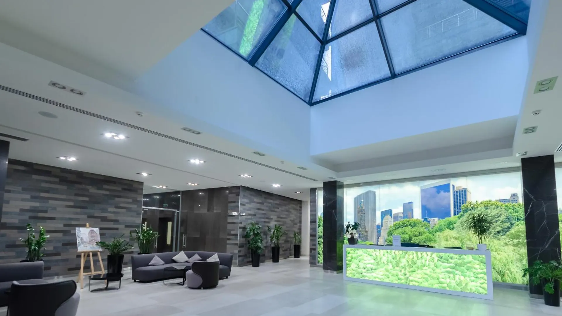 Petrovdom Apartments 10-353 In Rc Central Park, 7 John Mccain Street Kijev Ukrajna