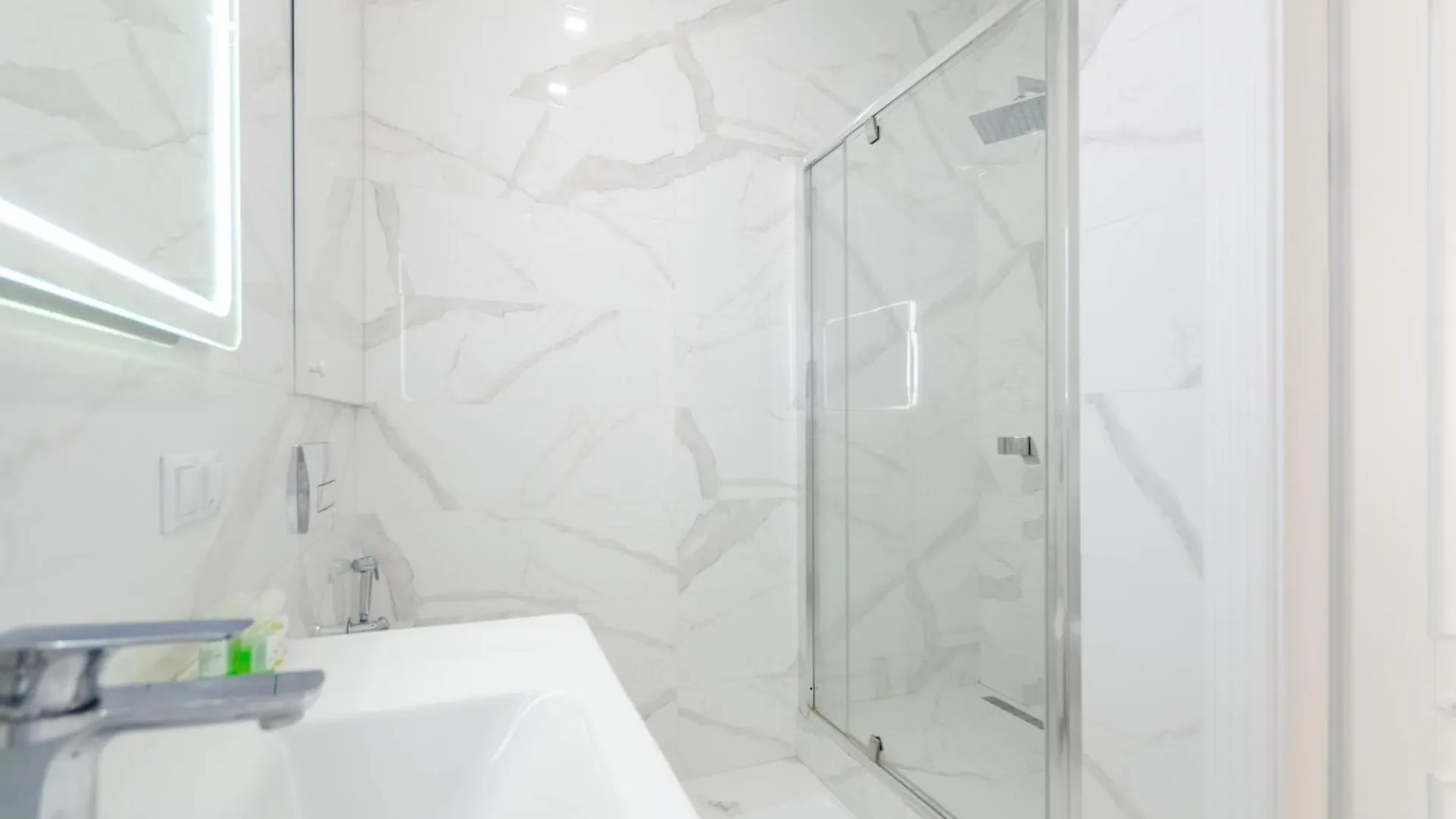 Petrovdom Apartments 10-353 In Rc Central Park, 7 John Mccain Street 基輔