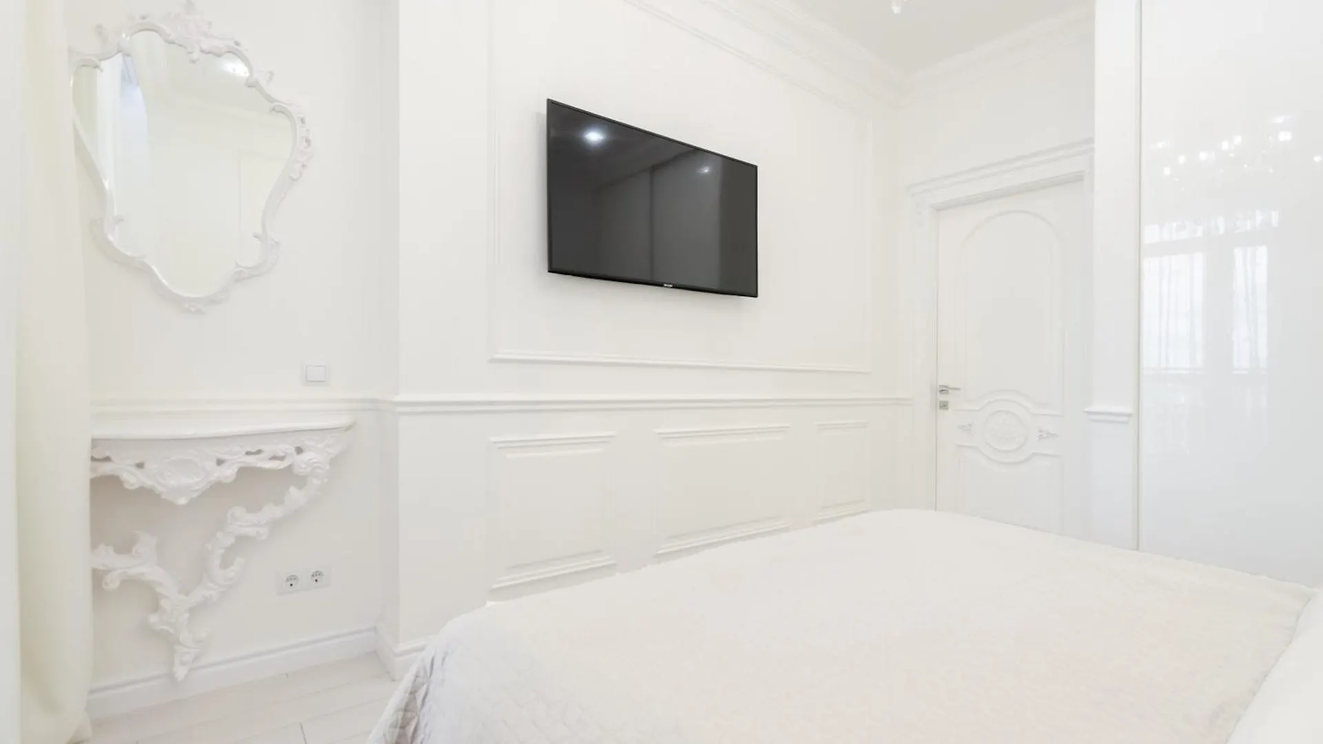 Petrovdom Apartments 10-353 In Rc Central Park, 7 John Mccain Street 基輔 乌克兰