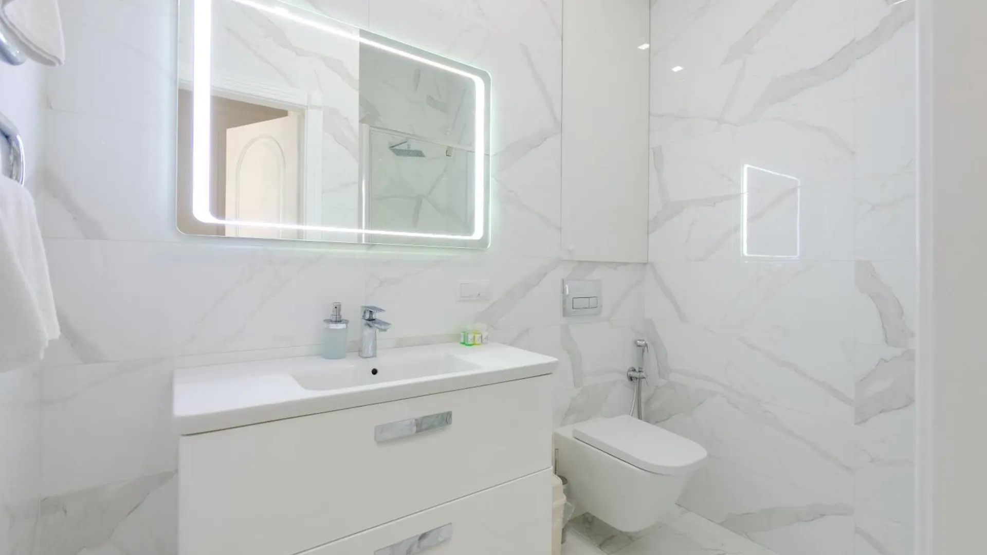 Petrovdom Apartments 10-353 In Rc Central Park, 7 John Mccain Street 基輔