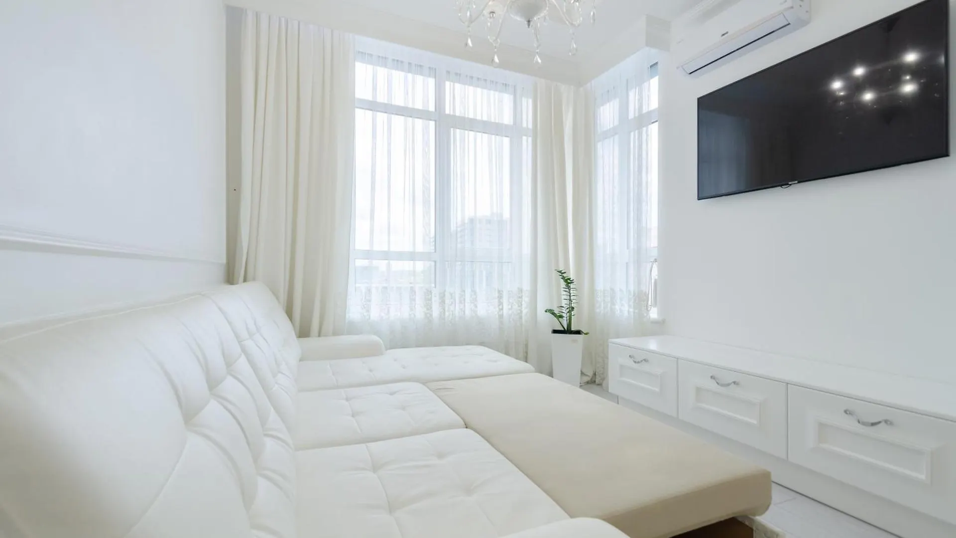 Petrovdom Apartments 10-353 In Rc Central Park, 7 John Mccain Street 基輔